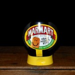 Marmart Squeezy Marmite, 200ml (Close-up)