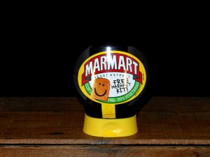 Marmart Squeezy Marmite, 200ml (Close-up)
